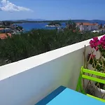 And With Parking Space Hvar - 13296 هفار
